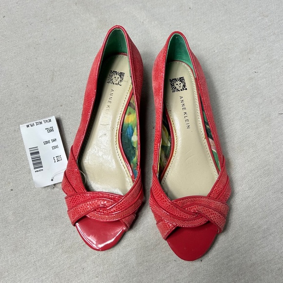 NEW Anne Klein Women’s Size 5 Pink Leather Wedge Sandals B - Picture 1 of 7